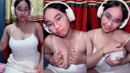 Lisa Chan Hana Tiktok Viral 1 Video by Kompoz