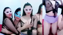 Bokep Lesbi Duo Wanita Ciuman Sange Video by PornTrex