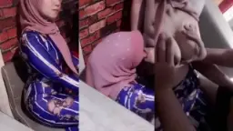 Jilbab Viral Nyepong Layani Atasan Video by IXXX
