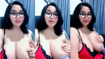 Mami Betty Perah Susu Buat Anak Video by Kompoz