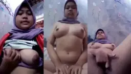 ABG Jilbab Pamer Susu Montok Colmek Video by BOKEPSIN