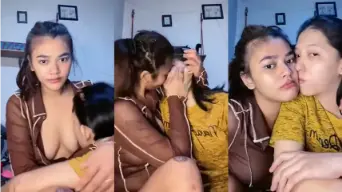 Duo Lesbian Berciuman Kenyot Uting DreamLive Video by simontok