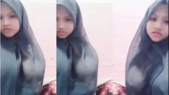ABG Jilbab Hitam Tobrut Keliatan Utingnya Video by PornHub