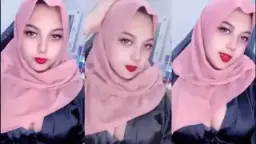 Hijabers Cantik Belahan Toket Live Mendesah Video by PornGo