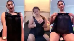 Zara Makin Berani Pamerin Utingnya Video by PornHub Zara Makin Berani Pamerin Utingnya Video by PornHub
