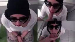 Hijab Nyepong di Kamar Mandi Video by BokepHUB